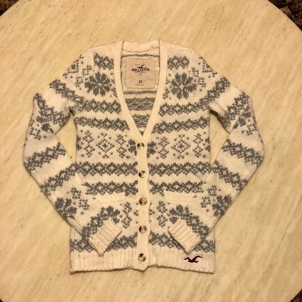 New Hollister V-Neck ButtonUp Sweater